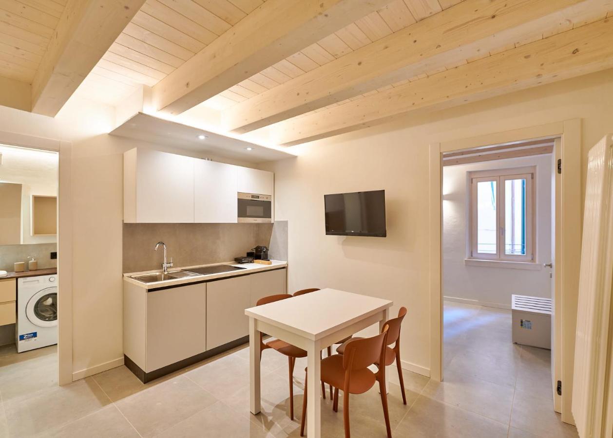 Apartmentsgarda - Residenza Mercanti Exterior foto